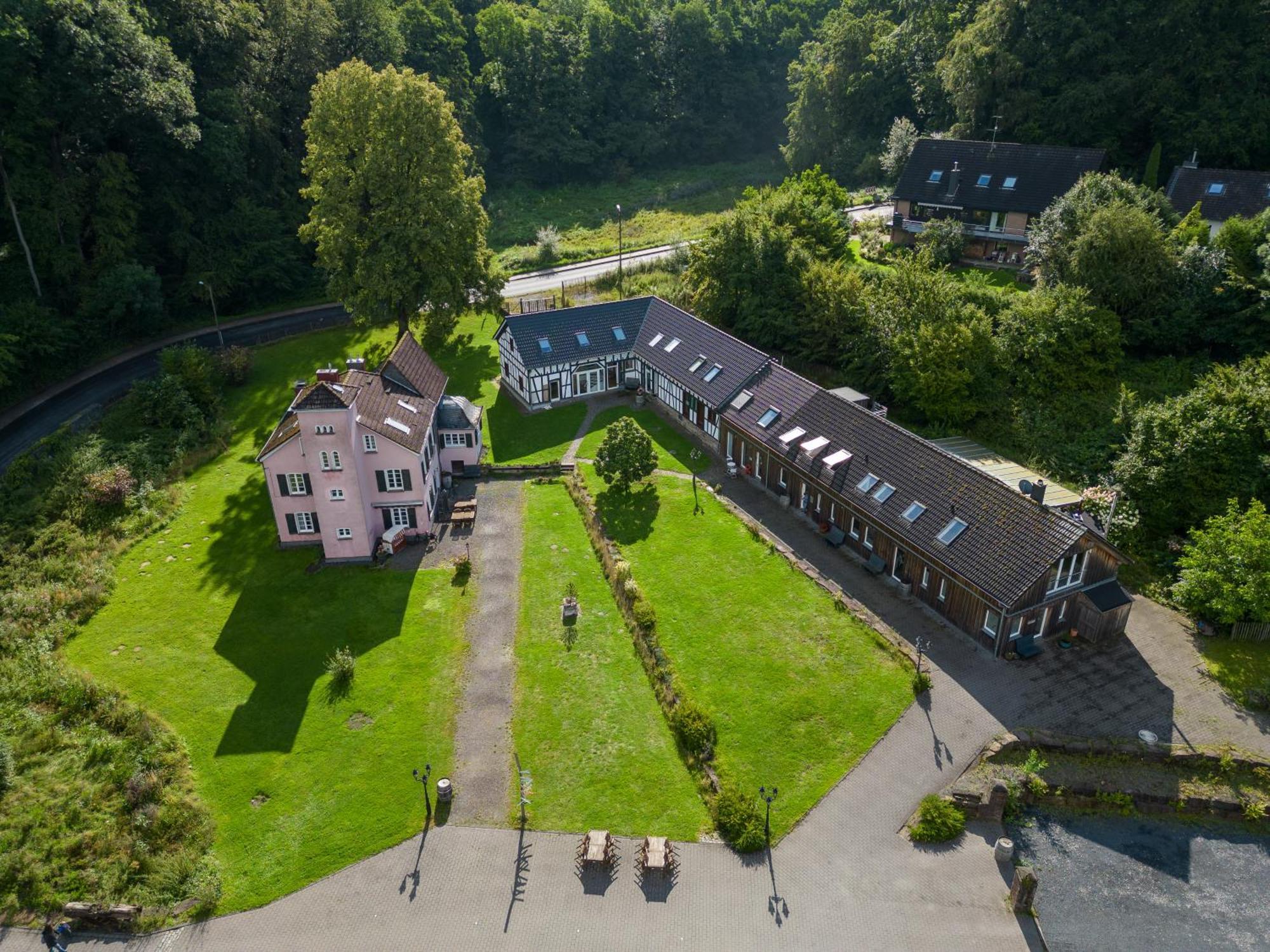 Ruhige Mit Guter Bahnanbindung Und Kuechennutzung Apartment *